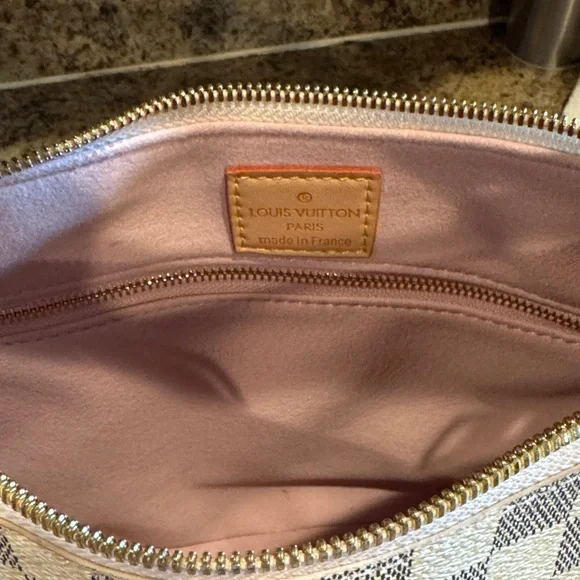 Checkered Shoulder Bag - Picture 8 of 12